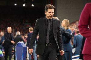 世体:西蒙尼延续大战前传统“迷信”仪式,以缓解压力并祈求好运 配图