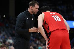 如何看待杨瀚森目前的角色？斯普利特：他仍在适应NBA 要有耐心X2 配图