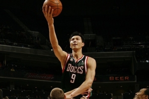 朱利安·里斯首秀即犯满 近20赛季第5个菜鸟 “比肩”易建联&埃迪 配图