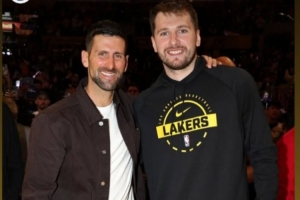 跨界联动!东契奇转发与德约科维奇合影: 配图