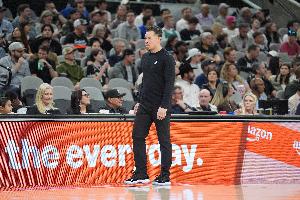 米奇:打尼克斯这样级别的队 若频频协防补位会让布伦森找到节奏 配图