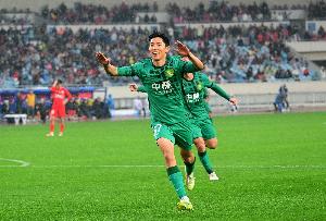 在现场|曹永竞:很开心拿到冠军 国安没有像大家说的去年表现不好 配图