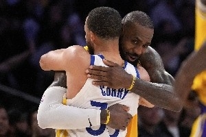 老将底薪?送走巴特勒?库里格林或将招募老詹但勇士该如何操作? 配图