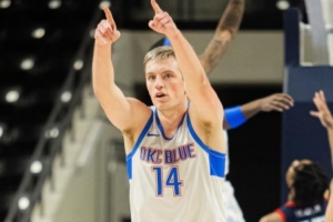 Shams:雷霆与下属发展联盟球队球员佩顿·桑福特签下双向合同 配图