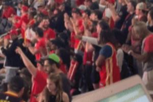 看爽了！库明加罚球 老鹰主场大批球迷大喊：谢谢你 勇士！ 配图