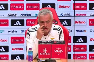 穆帅：我若想回皇马就不会对老佛爷说不，我有缺点但你认为我傻？ 配图