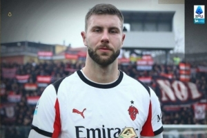 打破僵局！意甲官方：帕夫洛维奇当选米兰2-0克雷莫内塞全场最佳 配图