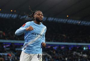 理查兹盛赞塞梅尼奥：他完美符合瓜帅要求，既能进球还能回撤防守 配图