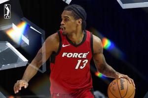 前火箭首轮秀~克里斯托弗G联盟狂轰49分8板6助6断 2场合砍93分9断 配图