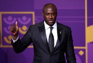 亚亚·图雷：阿森纳表现没令我信服，还是看好曼城夺冠 配图