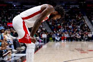 手感全无！伊森半场4中0一分未得拿到6篮板 三分2中0 配图