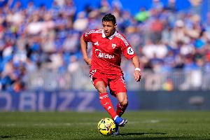 还有油！37岁桑切斯西甲冲顶破门，曾效力枪手红魔巅峰身价7000万 配图