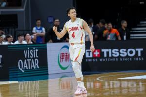 苏群：赵继伟那个超远三分是转折点 意外的英雄是李弘权！ 配图