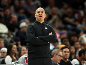 差点被逆转!卢:比赛很疯狂 我们保持冷静才最终赢球 配图