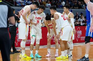 媒体人：中国男篮虽赢但仍有问题 下一战中国台北阵容深度会更厚 配图