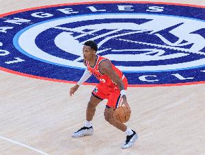 稳定火力点!马瑟林替补31分钟 13中6&5罚全中拿到17分7板 配图