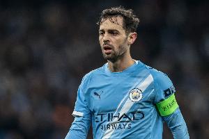 B席：如果让我踢中卫我也知道怎么做，渴望作为曼城队长捧起奖杯 配图