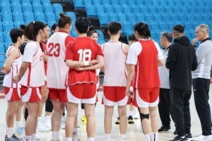 中国篮球之队晒中国女篮踩场训练视频:明日开启热身赛征程 配图