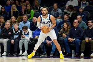 后场补强!队记:掘金将以一份底薪合同签下泰厄斯·琼斯 配图