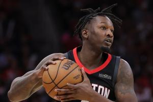 还在沉睡~芬尼场均3分&命中率29.9% 火箭4年5270.5万引援亏麻了？ 配图