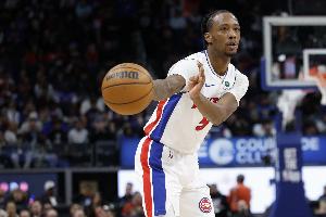 活塞主帅:冲击篮筐是霍兰的优势 空位出手对球队是最佳选择 配图