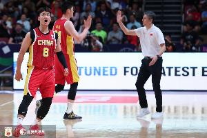 解说：在今天这场对着跑比投篮的对攻大战里 万幸我们收获了胜果 配图