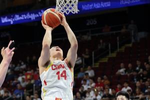 赢7分！李弘权替补正负值高达+21断档第一 轰下9分11板&4个前场板 配图