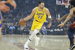 未来8场两战掘金和火箭！东契奇：一场一场地打 努力全部拿下！ 配图