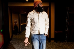 自转会骑士以来8胜1负！哈登晒近照：️MOP 最杰出球员 配图