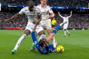 图片报编辑:德国队不该带吕迪格去世界杯,坏事做太多还不知悔改 配图