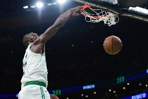 场均29分7.1板!明天绿军战黄蜂 杰伦·布朗不在伤病名单可以出战 配图