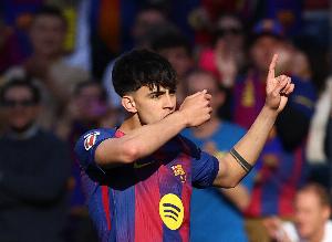 还差1球追平！贝尔纳尔巴萨生涯首次梅开二度 配图