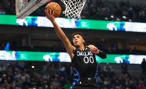 外线哑火!克里斯蒂15投仅4中拿到11分5板 三分9中1 配图