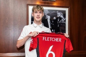 记者：曼联18岁中场杰克·弗莱彻被停赛6场，罚款1500英镑 配图