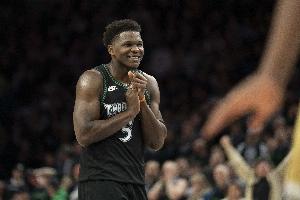 爱德华兹:我正处于生涯最快乐的时光 感觉到我们越来越团结 配图