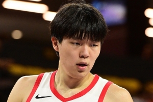 写错了？开拓者官媒将杨瀚森列为发展联盟双向球员 配图