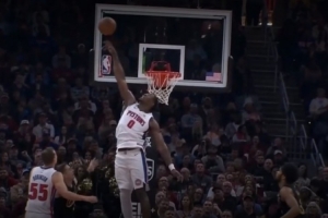 解说：杜伦的盖帽让我想起了大本 美国28奥运主力中锋有了 配图