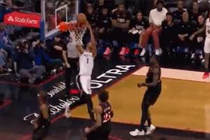 球场华尔兹！文班背对篮筐接瓦塞尔长传 轻松转身360度拧麻花背扣 配图