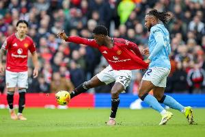 邮报:梅努续约谈判拖延很长时间,他在曼联的长期未来依然存疑 配图