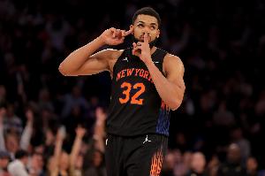 唐斯：开场就做好防守 很多机会就会随之而来 你会越来越自信 配图