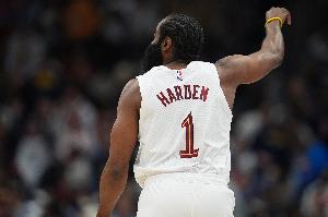 阿特金森：哈登在高强度对抗中保持了侵略性 摆脱防守能力非常棒 配图