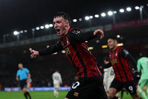 A·希门尼斯：伯恩茅斯氛围更平静，球迷任何时候都站在我们身边 配图