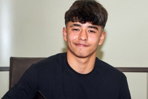 图片报：拜仁即将续约17岁天才青训麦孔·卡多佐，其上升势头迅猛 配图