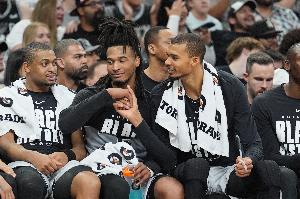 解说:马刺吃瘪之后的反弹非常恐怖 球队需要延续今天的状态 配图