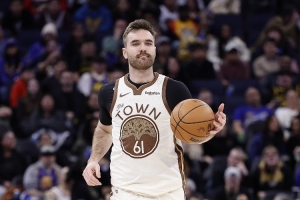 库里过去11场缺席期间 斯潘塞3场得分全队最高 梅尔顿&穆迪2次 配图