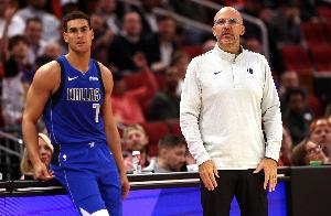 这都能输27分！独行侠罚球42中31&黄蜂仅19中13 独行侠多拿18分 配图