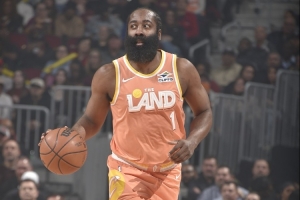 掀翻联盟第一!体坛记者:骑士关键时刻一大四小空间明显更好 配图