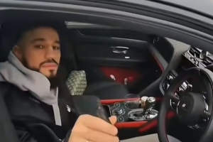 邮报:对于训练基地外倒卖签名者,曼联球员越来越感到不满 配图