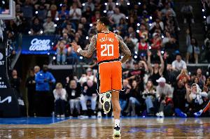 快船明日迎战步行者 小卡加兰继续出战 科林斯颈部拉伤缺阵 配图