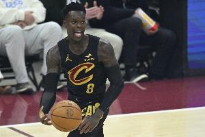 施罗德谈自己的角色：进攻端打出破坏性 防守端全场给对手施压 配图